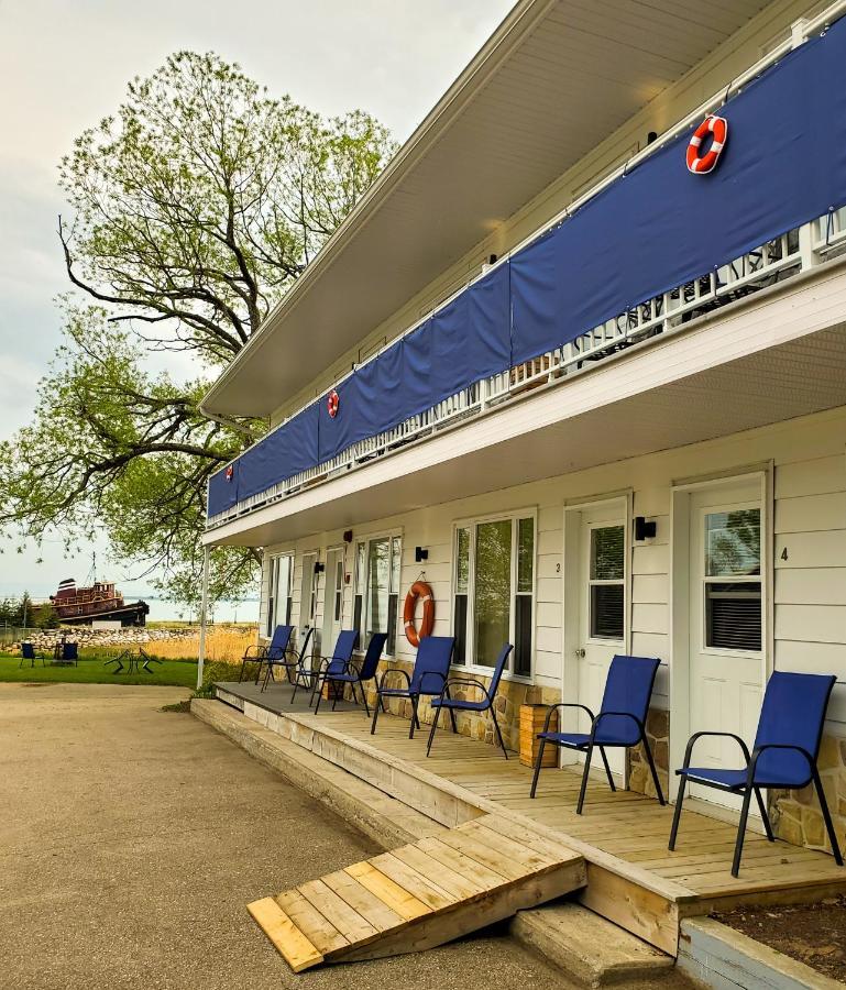 Les Petits Studios Du Bord De L'Eau Saint-Joseph-de-la-Rive Exterior foto